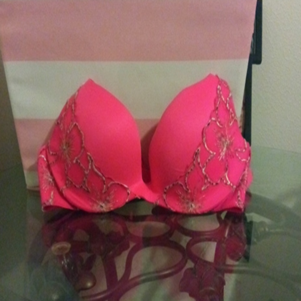 Pink Victoria Secret Push Up bra